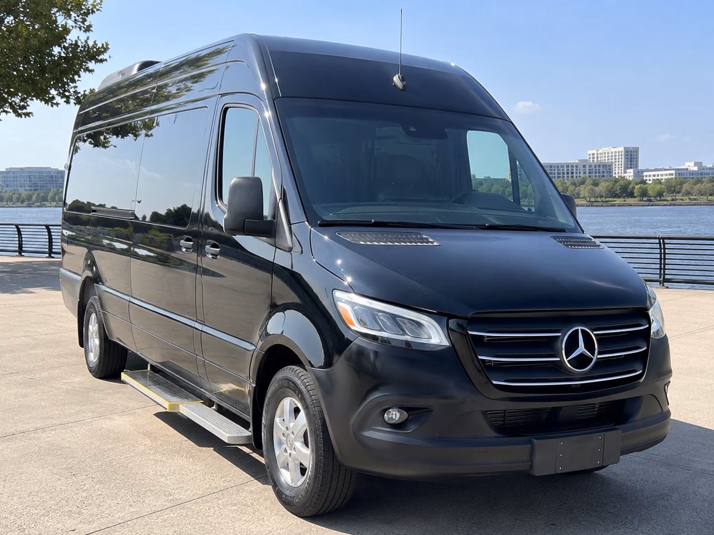 chesapeake bus rentals for virginia road trips and north carolina travel